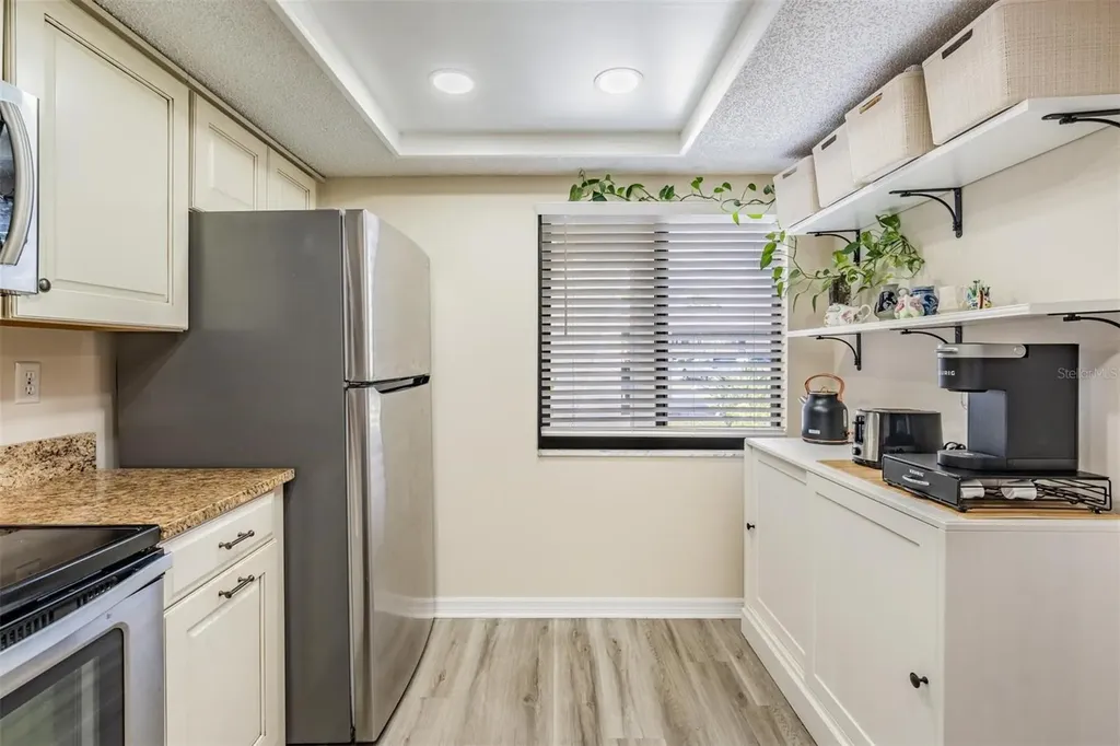 107 Lakeview Place Oldsmar FL 34677