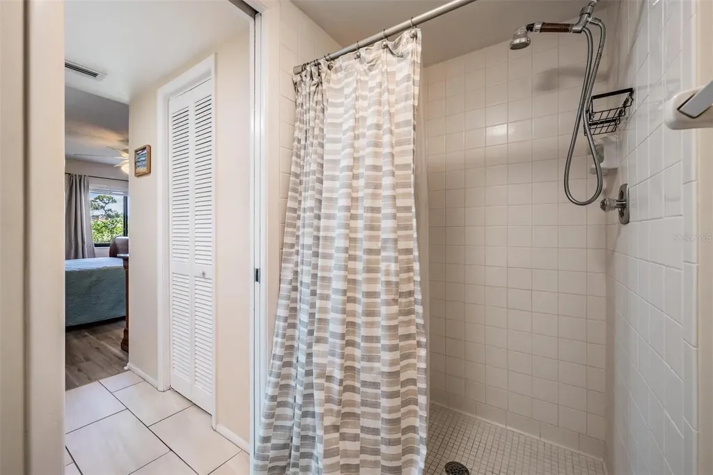 107 Lakeview Place Oldsmar FL 34677