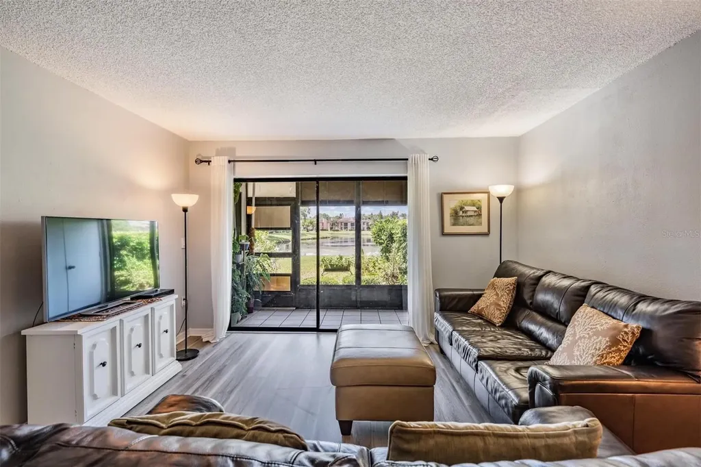 107 Lakeview Place Oldsmar FL 34677