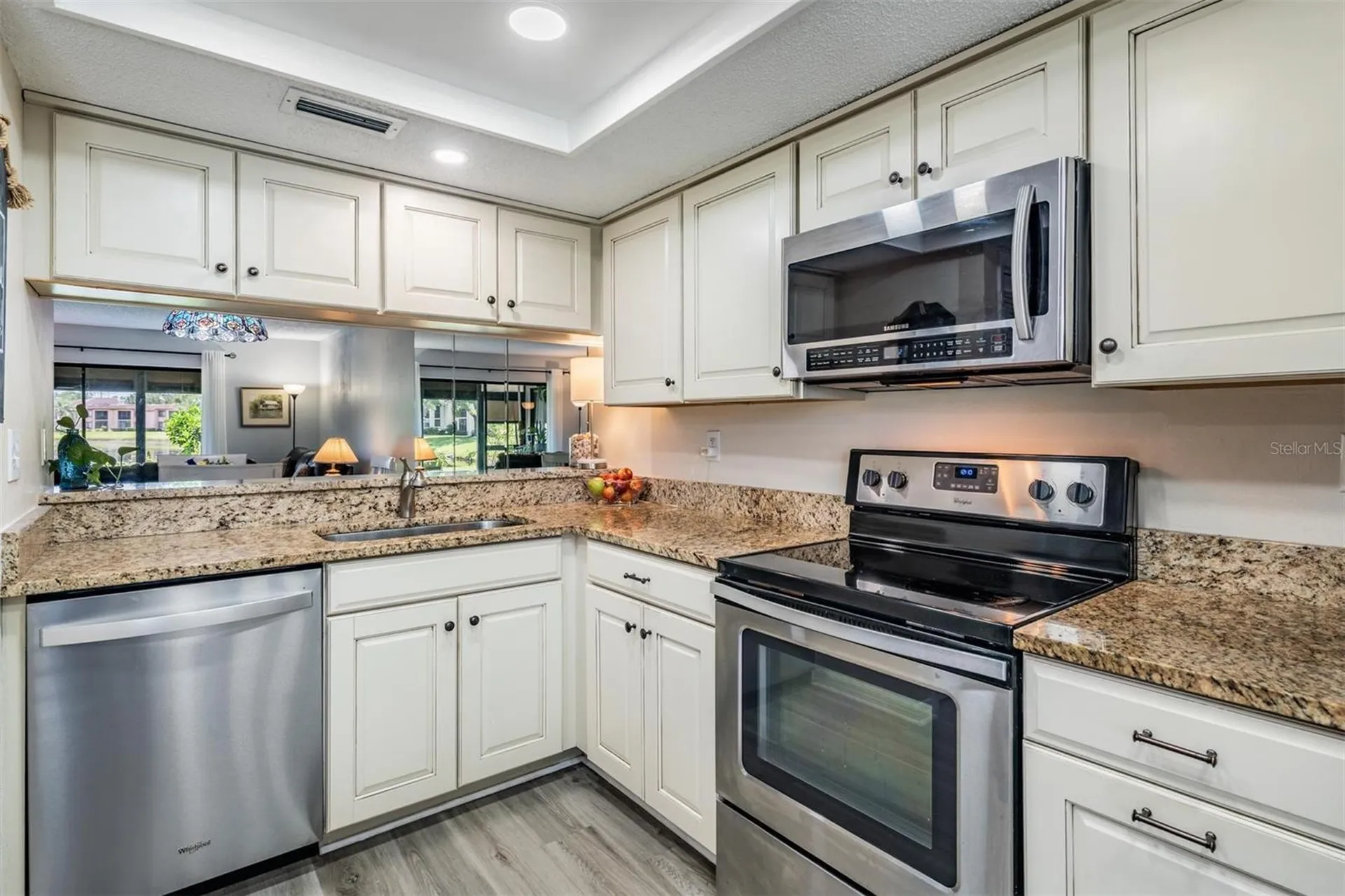 107 Lakeview Place Oldsmar FL 34677