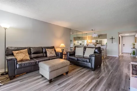 107 Lakeview Place Oldsmar FL 34677