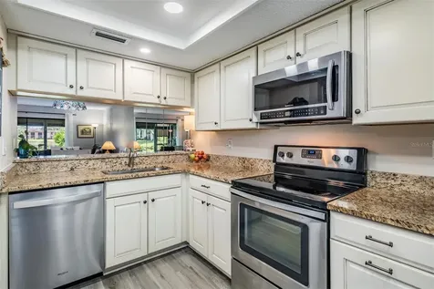 107 Lakeview Place Oldsmar FL 34677