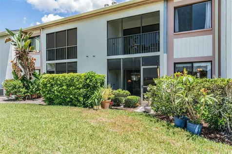 107 Lakeview Place Oldsmar FL 34677