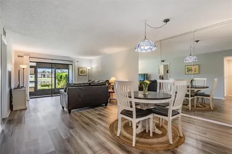 107 Lakeview Place Oldsmar FL 34677