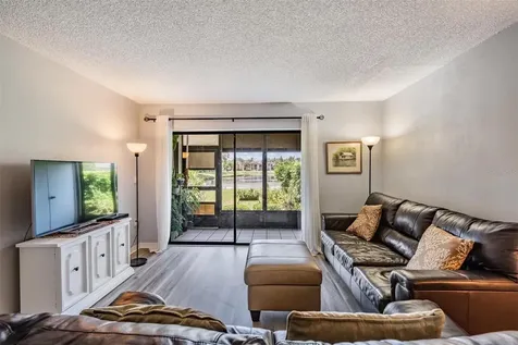 107 Lakeview Place Oldsmar FL 34677