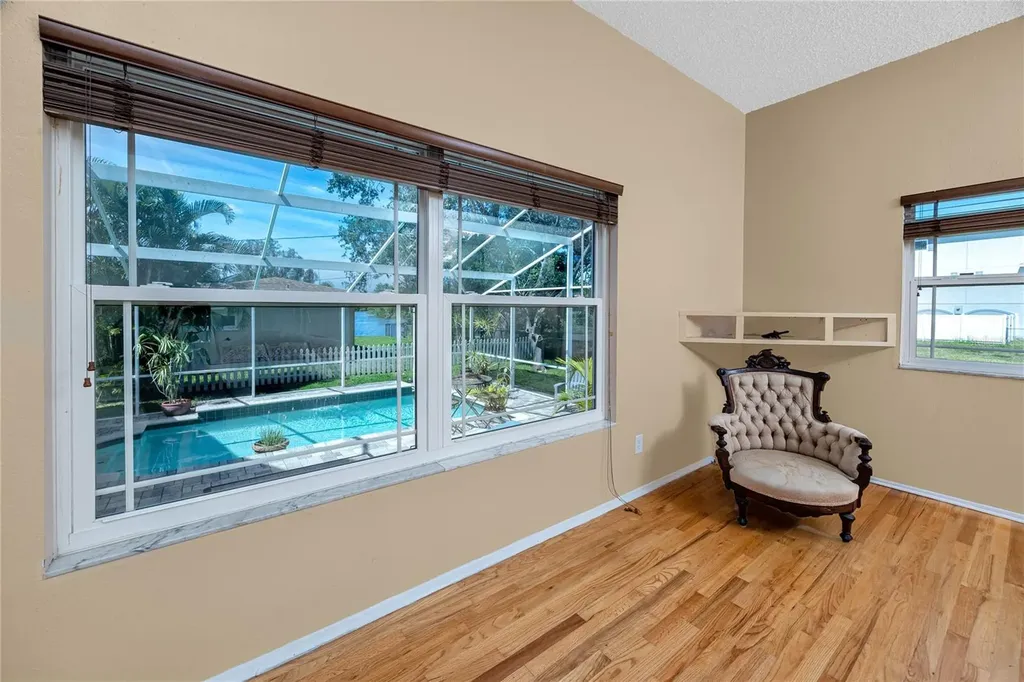8759 Orient Way NE St Petersburg FL 33702