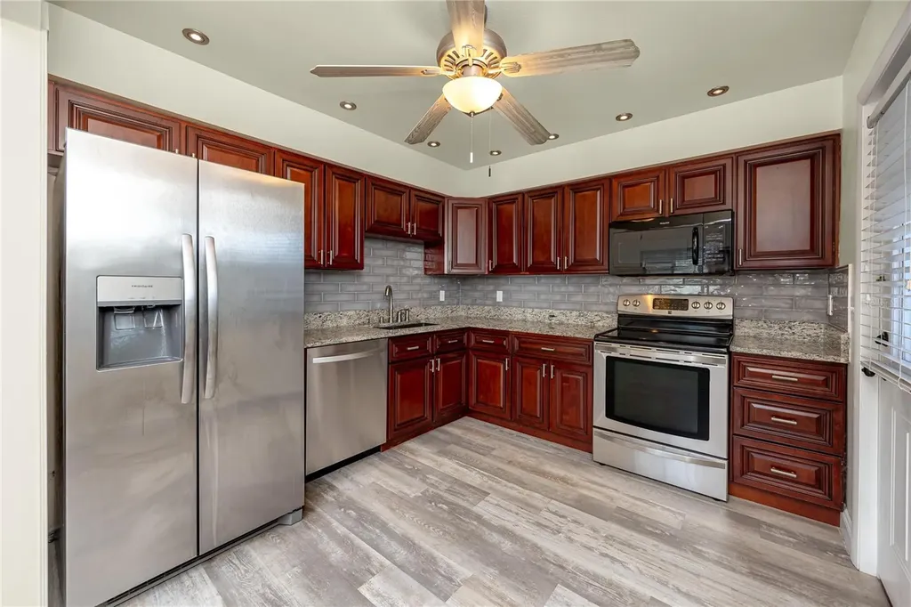 8759 Orient Way NE St Petersburg FL 33702