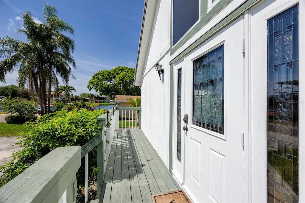 8759 Orient Way NE St Petersburg FL 33702