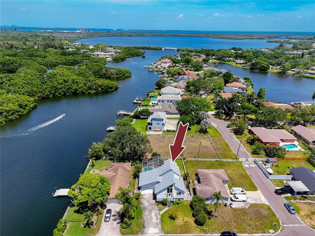 8759 Orient Way NE St Petersburg FL 33702