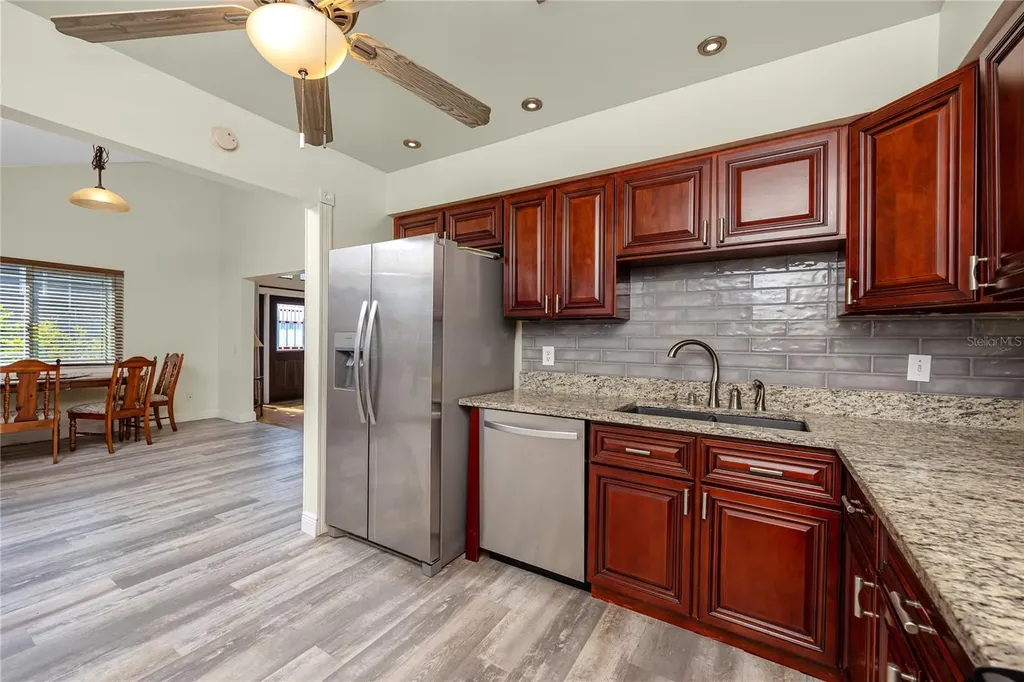8759 Orient Way NE St Petersburg FL 33702