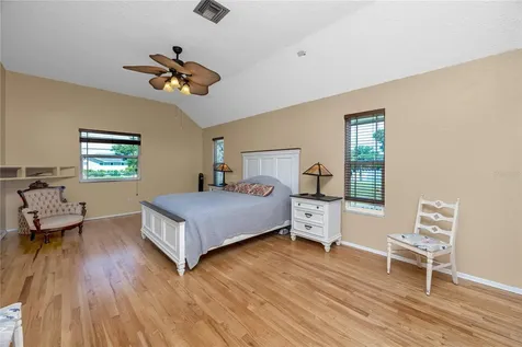 8759 Orient Way NE St Petersburg FL 33702