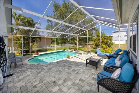 8759 Orient Way NE St Petersburg FL 33702