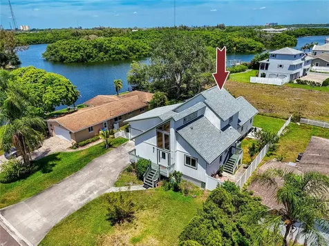 8759 Orient Way NE St Petersburg FL 33702