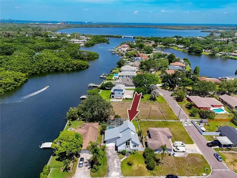 8759 Orient Way NE St Petersburg FL 33702