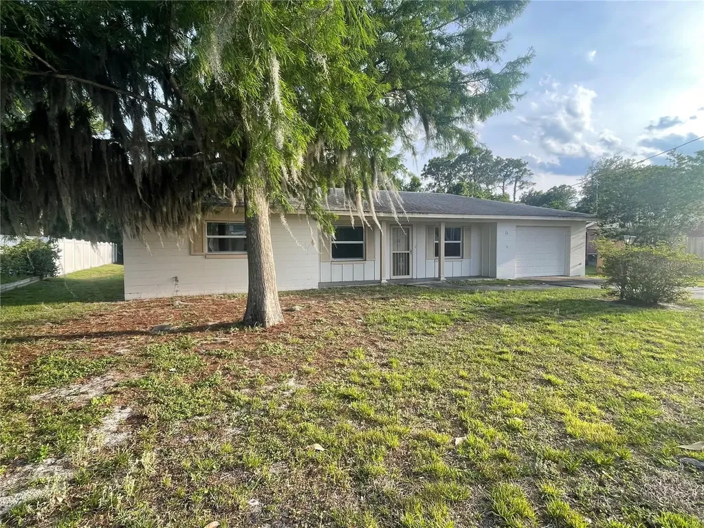 23 Lonesome Pine Trail Yalaha FL 34797