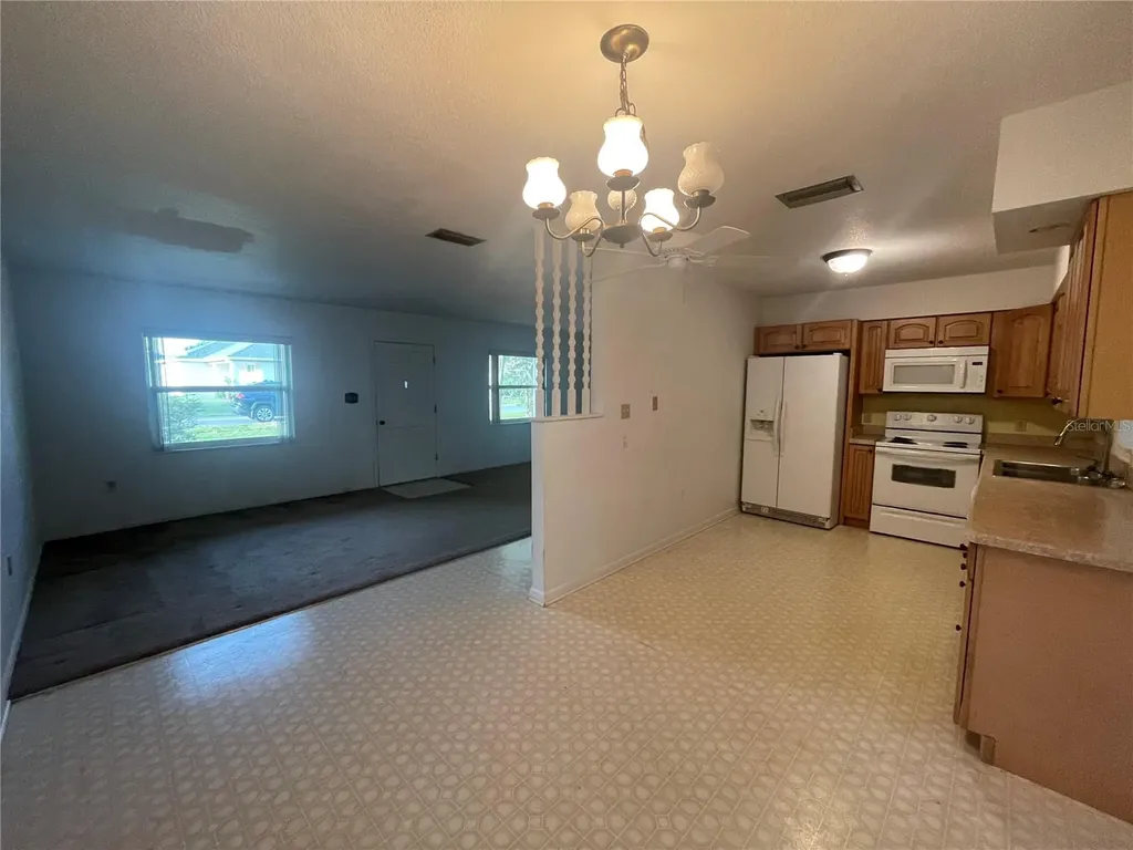 23 Lonesome Pine Trail Yalaha FL 34797