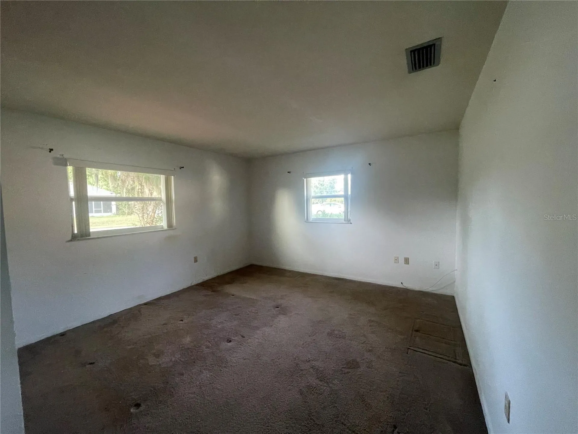 23 Lonesome Pine Trail Yalaha FL 34797