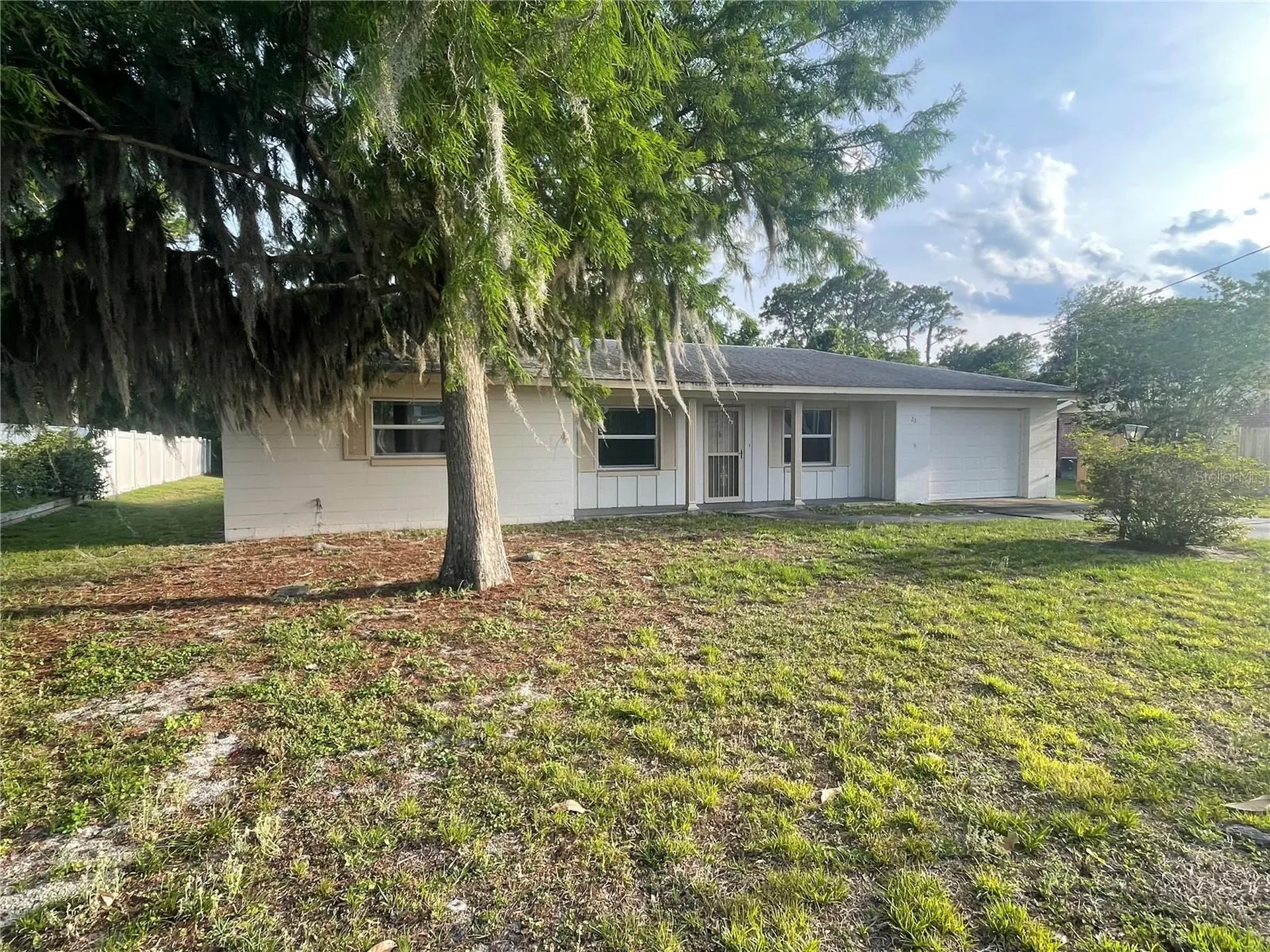 23 Lonesome Pine Trail Yalaha FL 34797