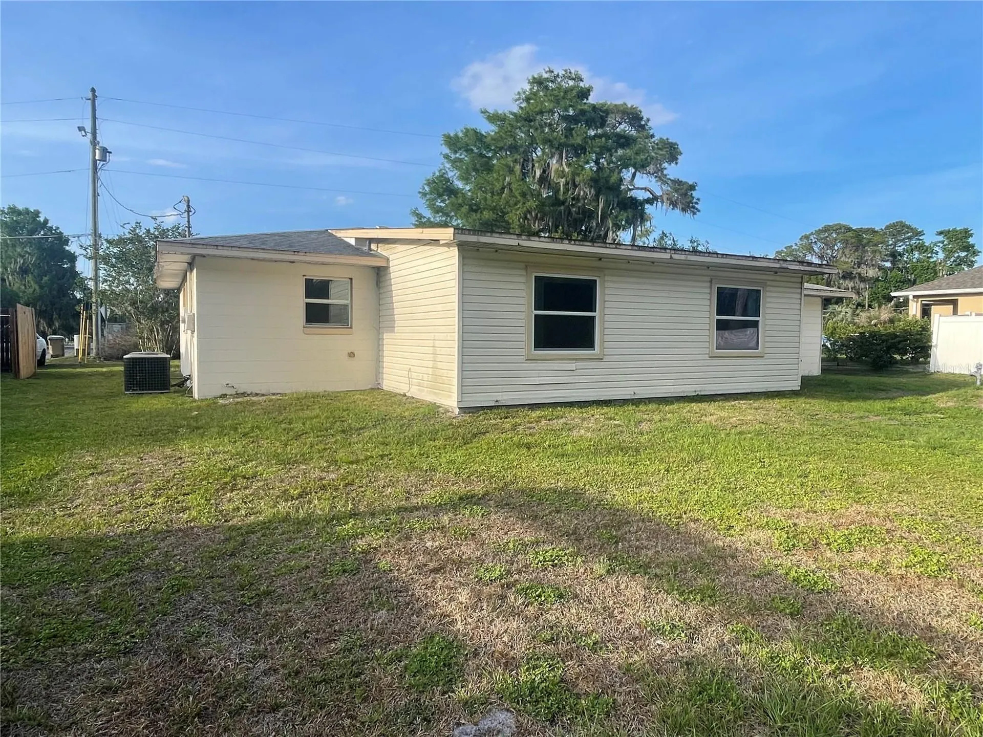 23 Lonesome Pine Trail Yalaha FL 34797