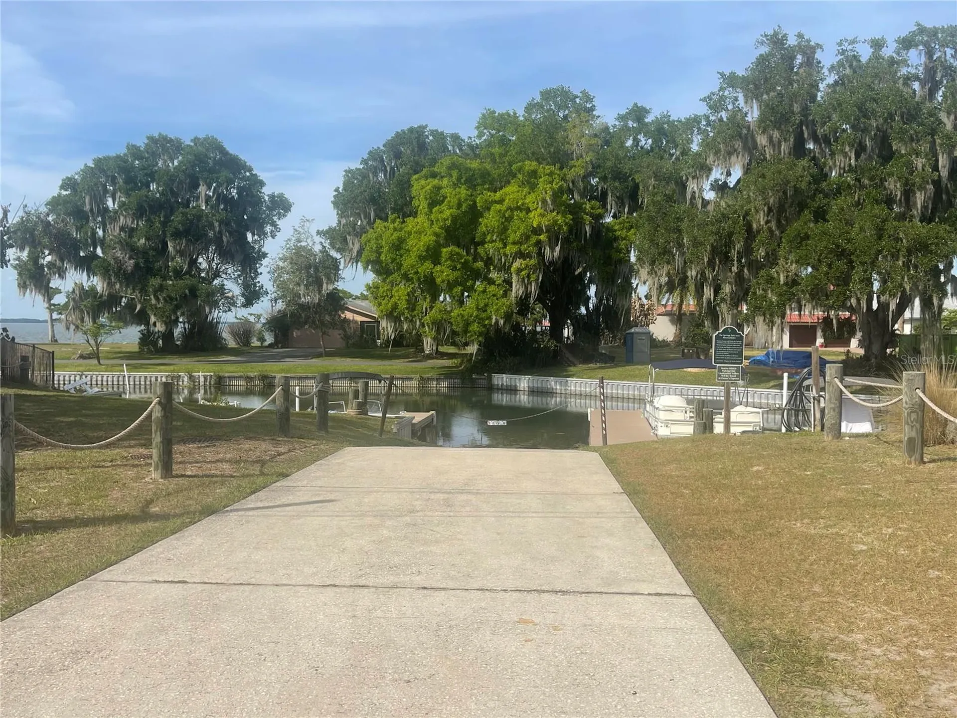 23 Lonesome Pine Trail Yalaha FL 34797