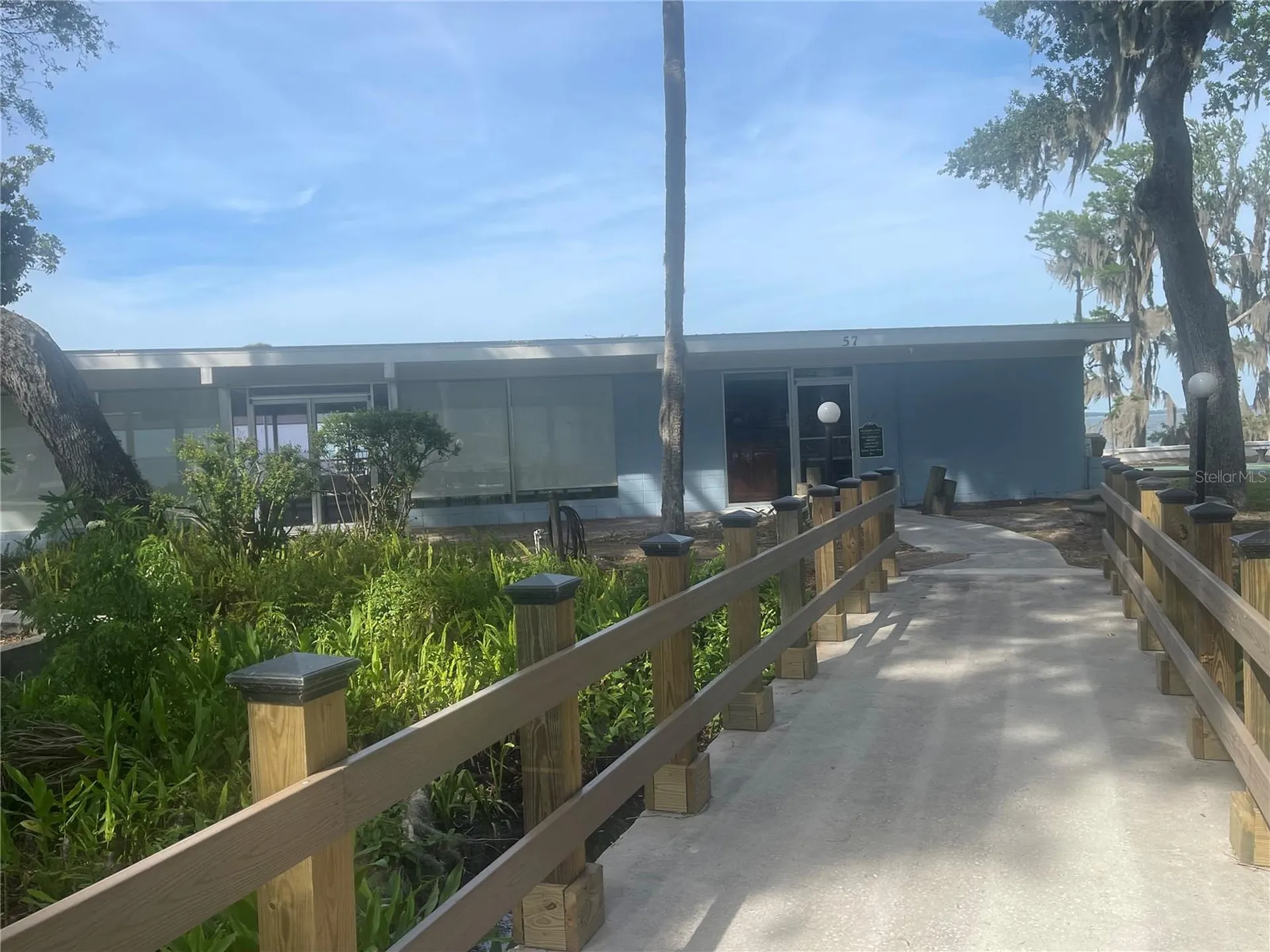 23 Lonesome Pine Trail Yalaha FL 34797