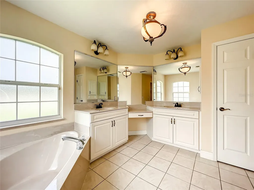 5203 SE 42nd Court Ocala FL 34480