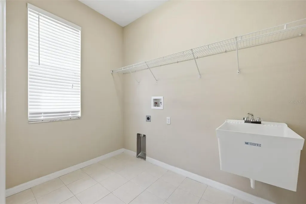 98 S Highland Avenue Tarpon Springs FL 34689