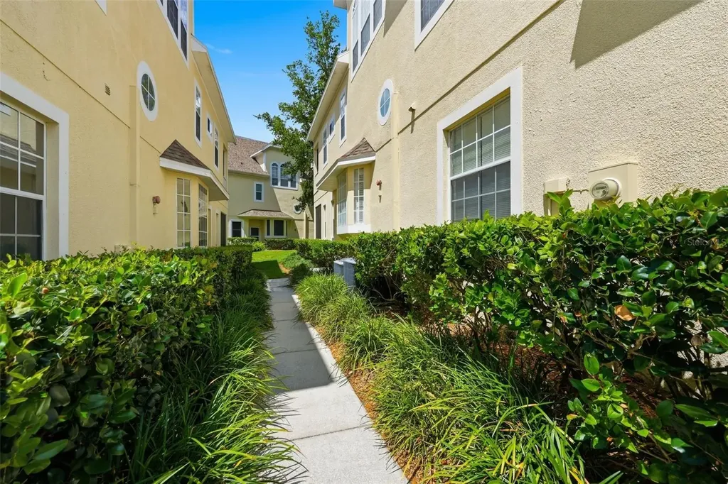 98 S Highland Avenue Tarpon Springs FL 34689