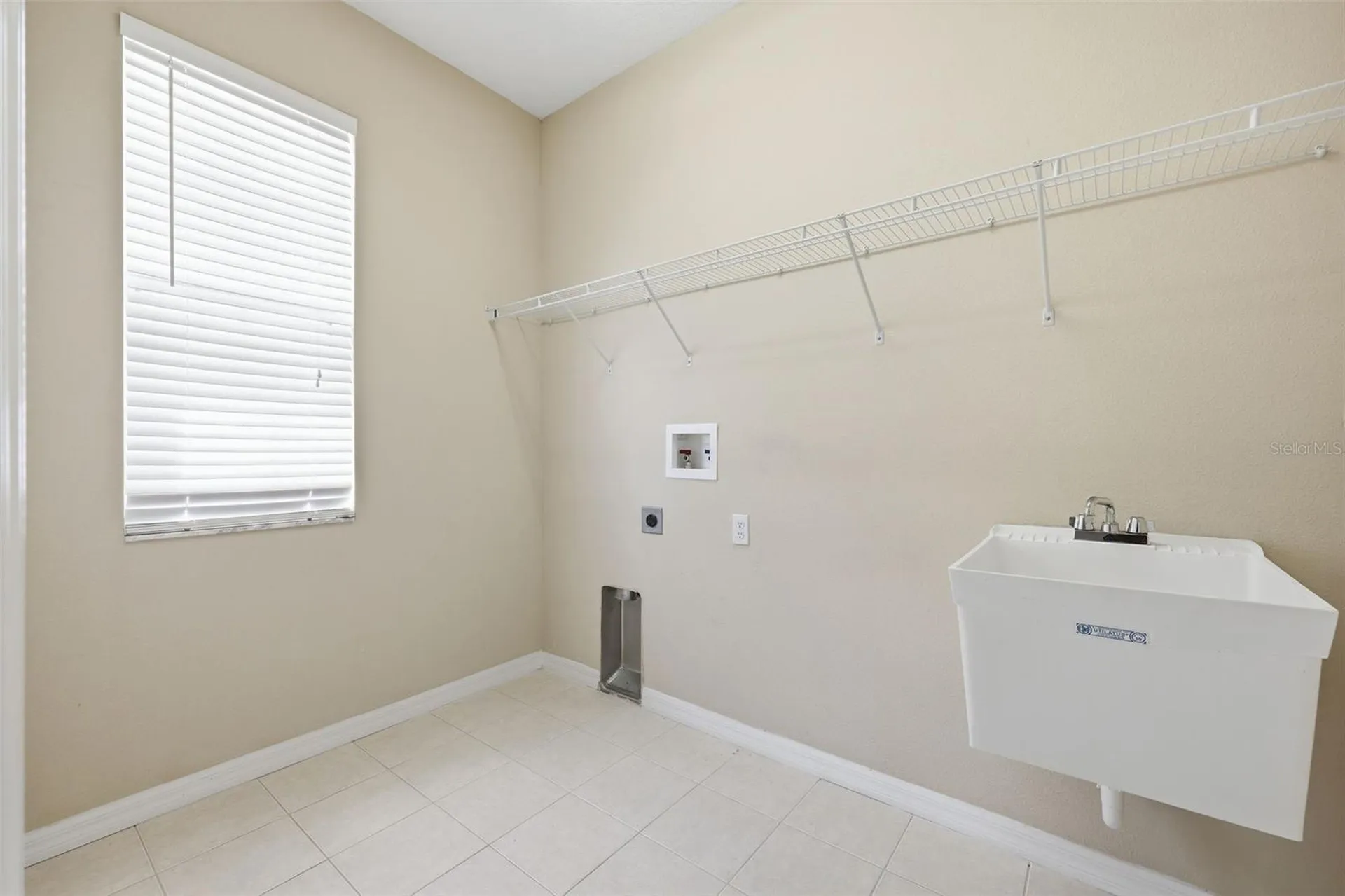98 S Highland Avenue Tarpon Springs FL 34689