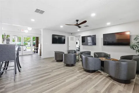 98 S Highland Avenue Tarpon Springs FL 34689