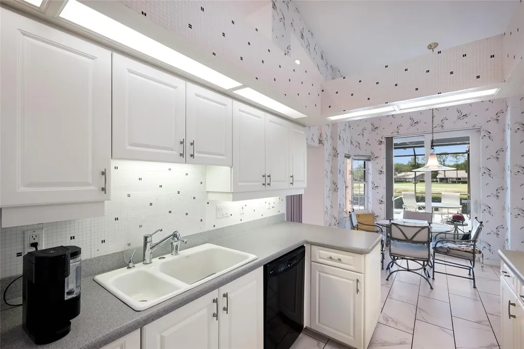 2893 Sandringham Place Sarasota FL 34235