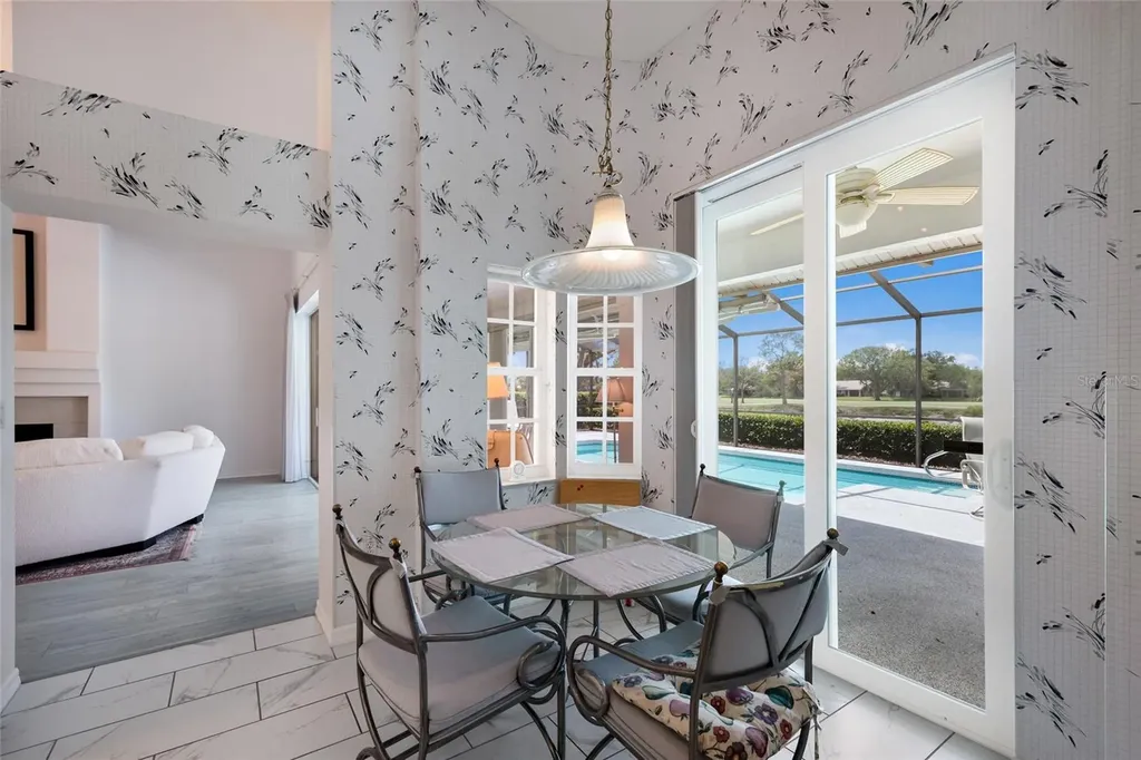 2893 Sandringham Place Sarasota FL 34235