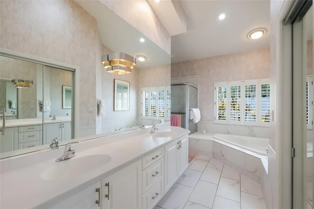 2893 Sandringham Place Sarasota FL 34235