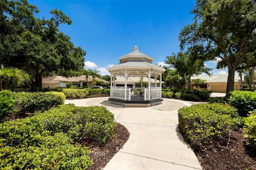 2893 Sandringham Place Sarasota FL 34235