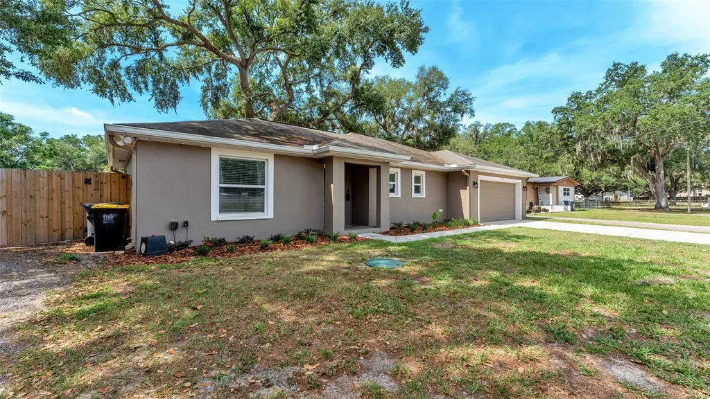 2418 Armstrong Road Lakeland FL 33811