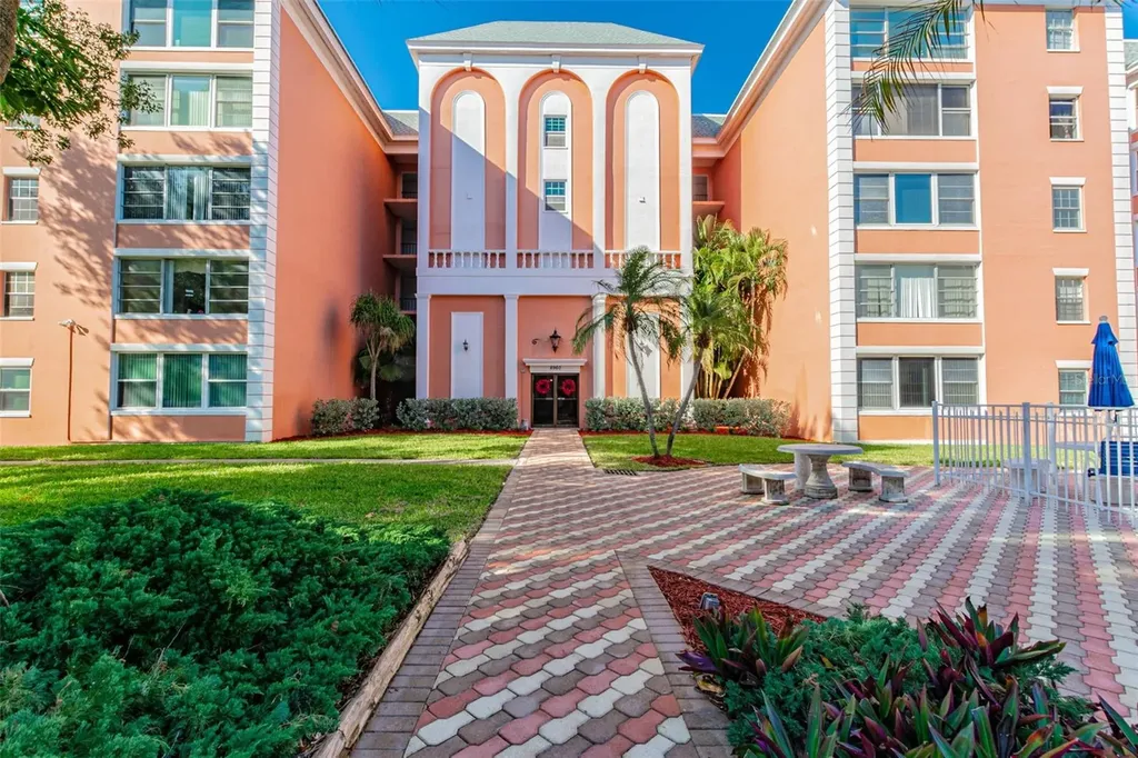 6960 20th Avenue N St Petersburg FL 33710