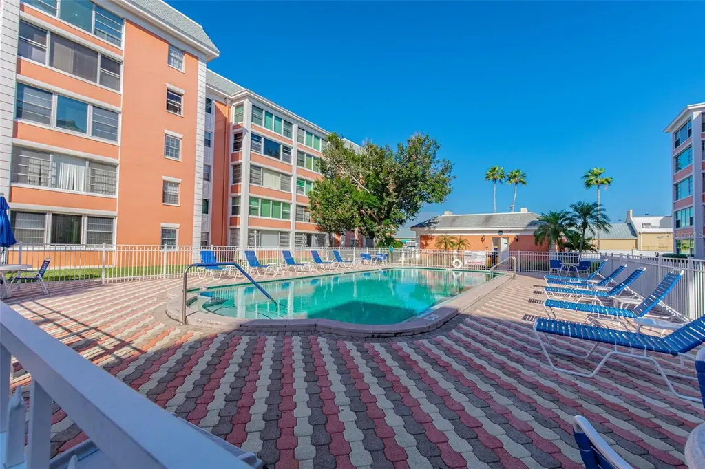 6960 20th Avenue N St Petersburg FL 33710