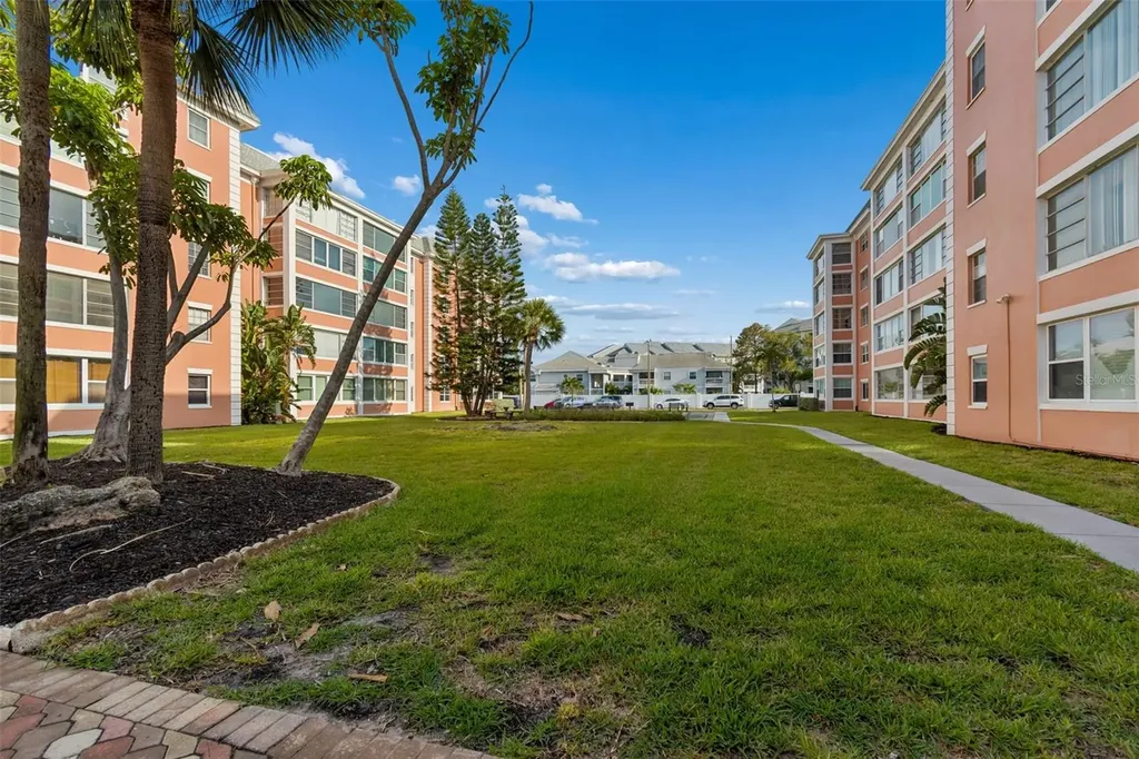 6960 20th Avenue N St Petersburg FL 33710