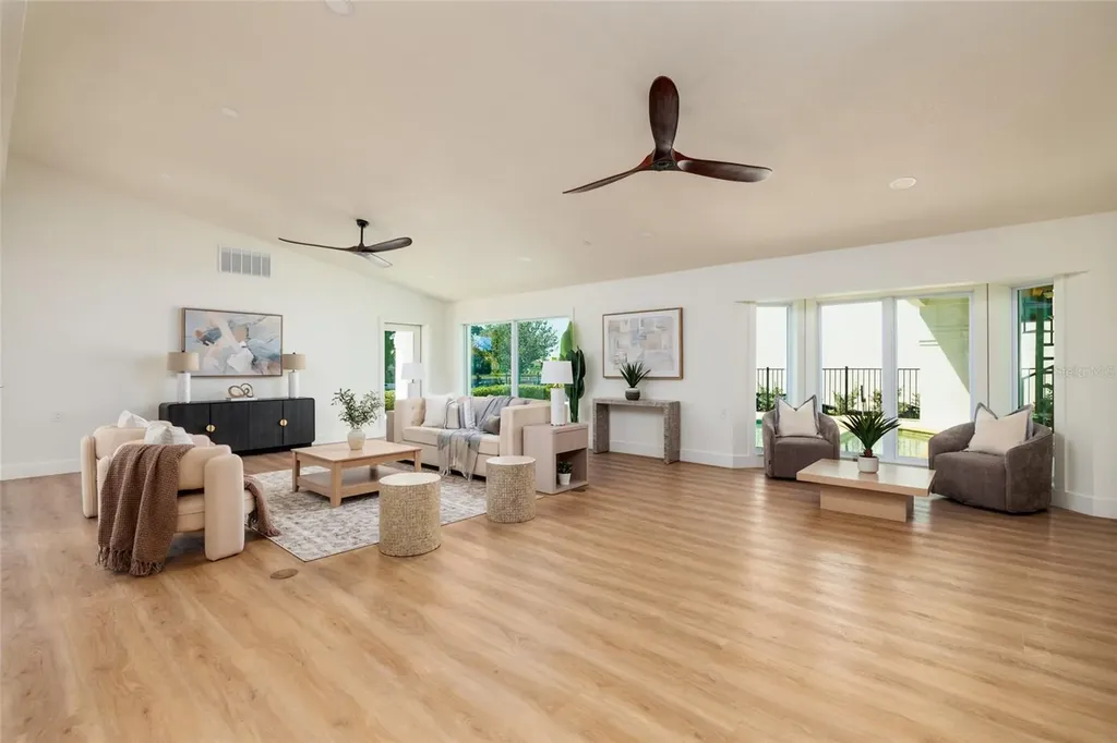 2063 Illinois Avenue NE St Petersburg FL 33703