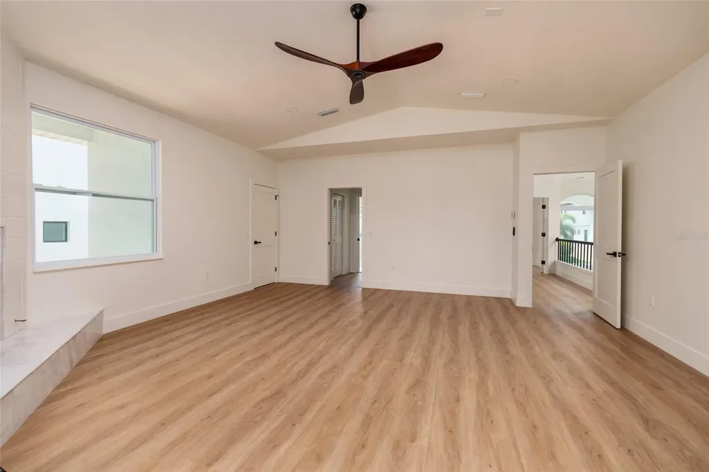 2063 Illinois Avenue NE St Petersburg FL 33703