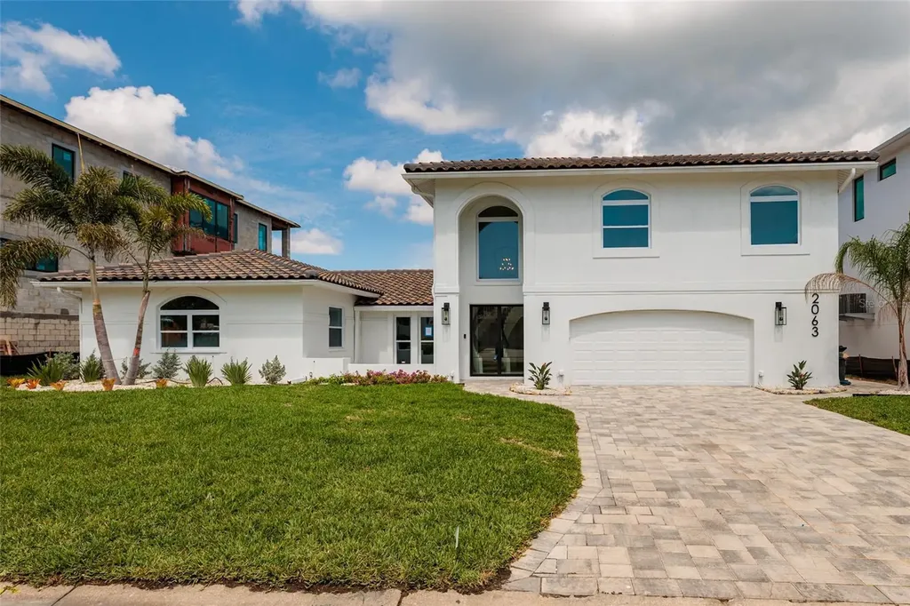 2063 Illinois Avenue NE St Petersburg FL 33703