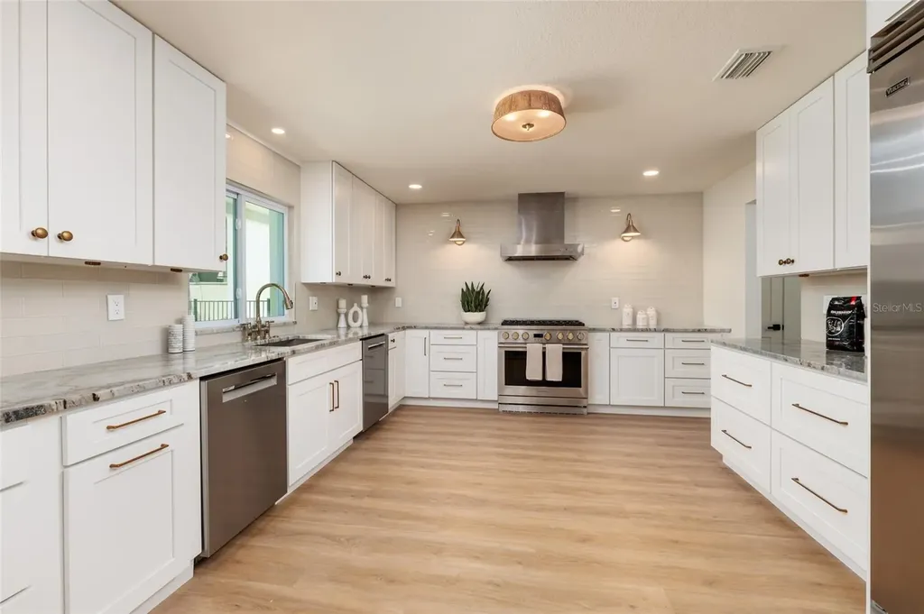 2063 Illinois Avenue NE St Petersburg FL 33703