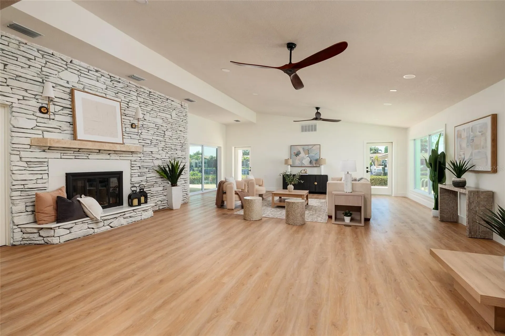 2063 Illinois Avenue NE St Petersburg FL 33703