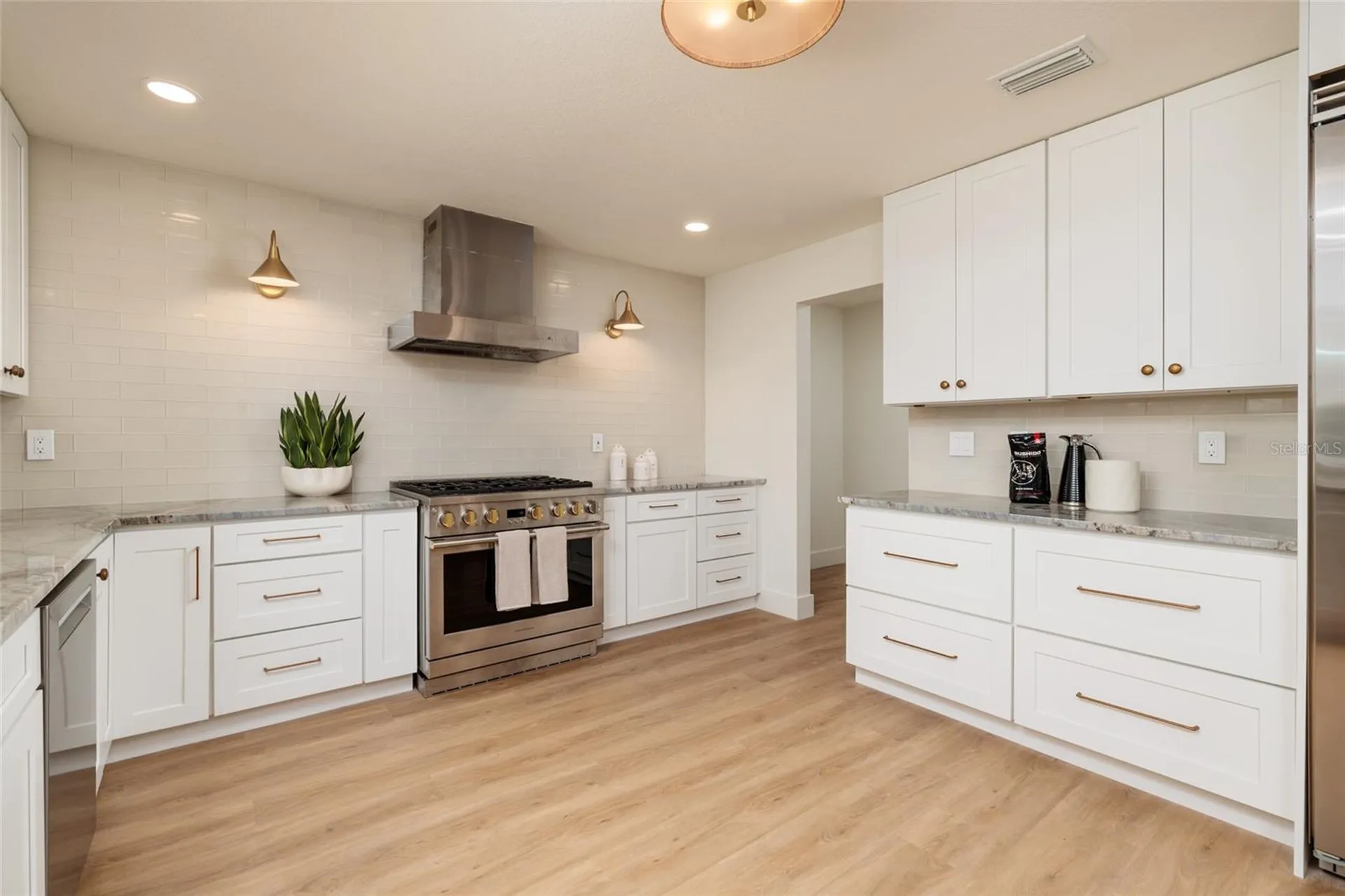 2063 Illinois Avenue NE St Petersburg FL 33703