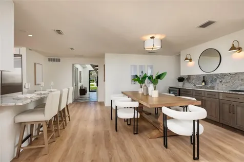 2063 Illinois Avenue NE St Petersburg FL 33703