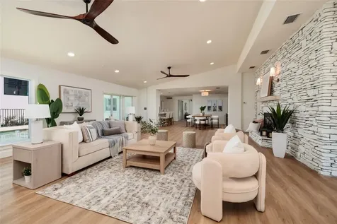 2063 Illinois Avenue NE St Petersburg FL 33703