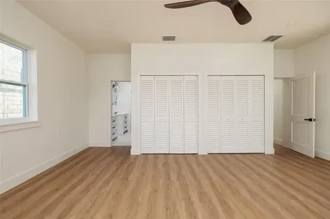 2063 Illinois Avenue NE St Petersburg FL 33703