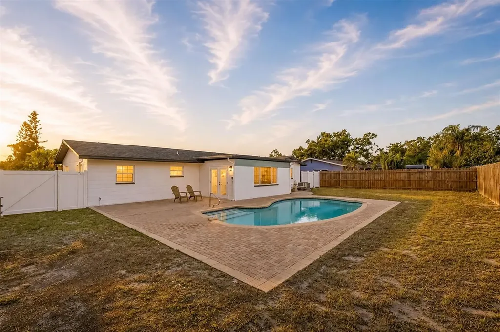 8601 139th Street Seminole FL 33776