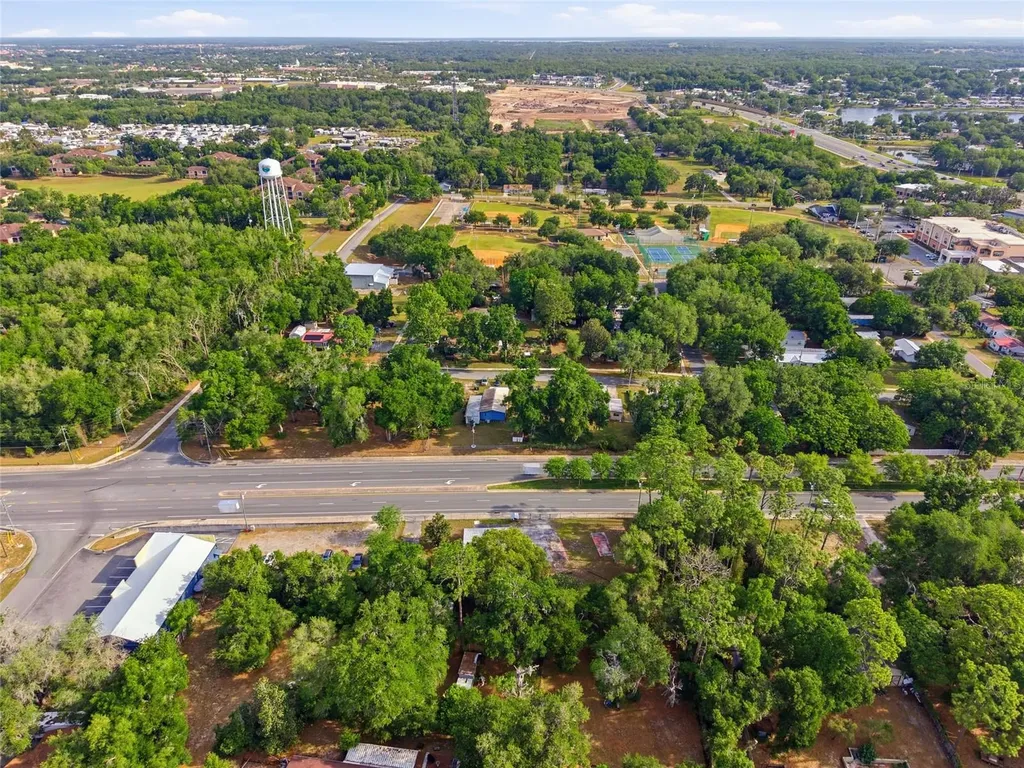 320 Highway 466 Lady Lake FL 32159