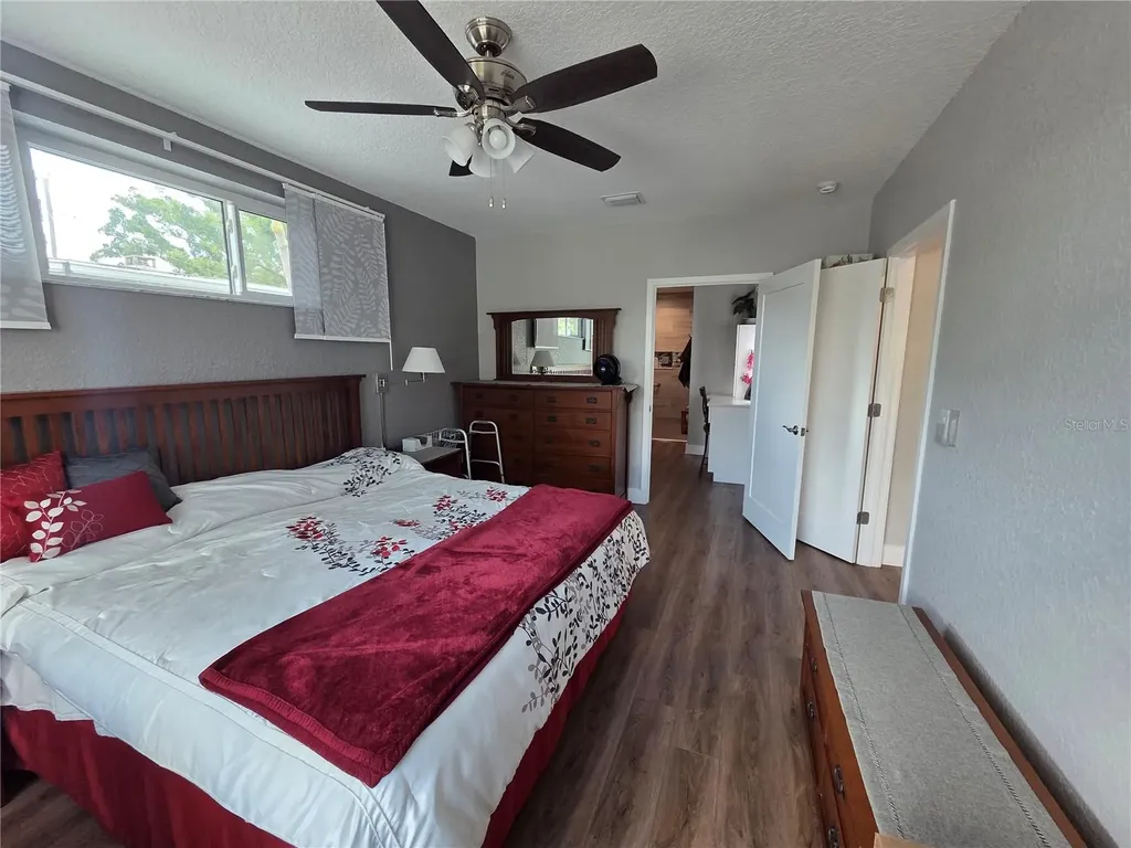 4325 78th Avenue N Pinellas Park FL 33781